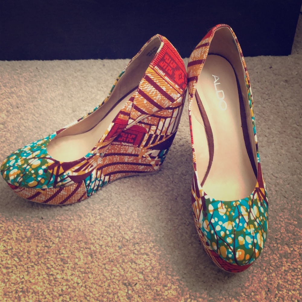 Aldo Multi-colored Platform Wedges (Size 38)